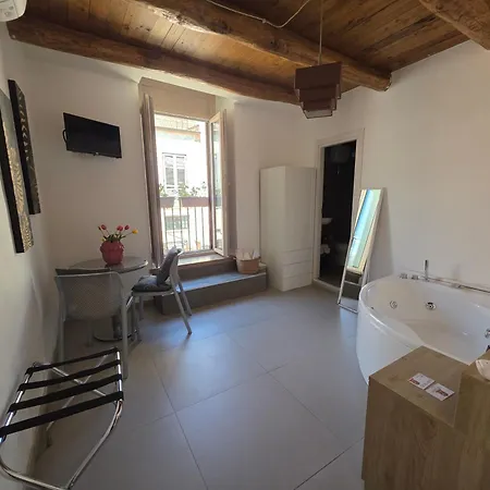 לינה וארוחת בוקר Casa Rubini 4*